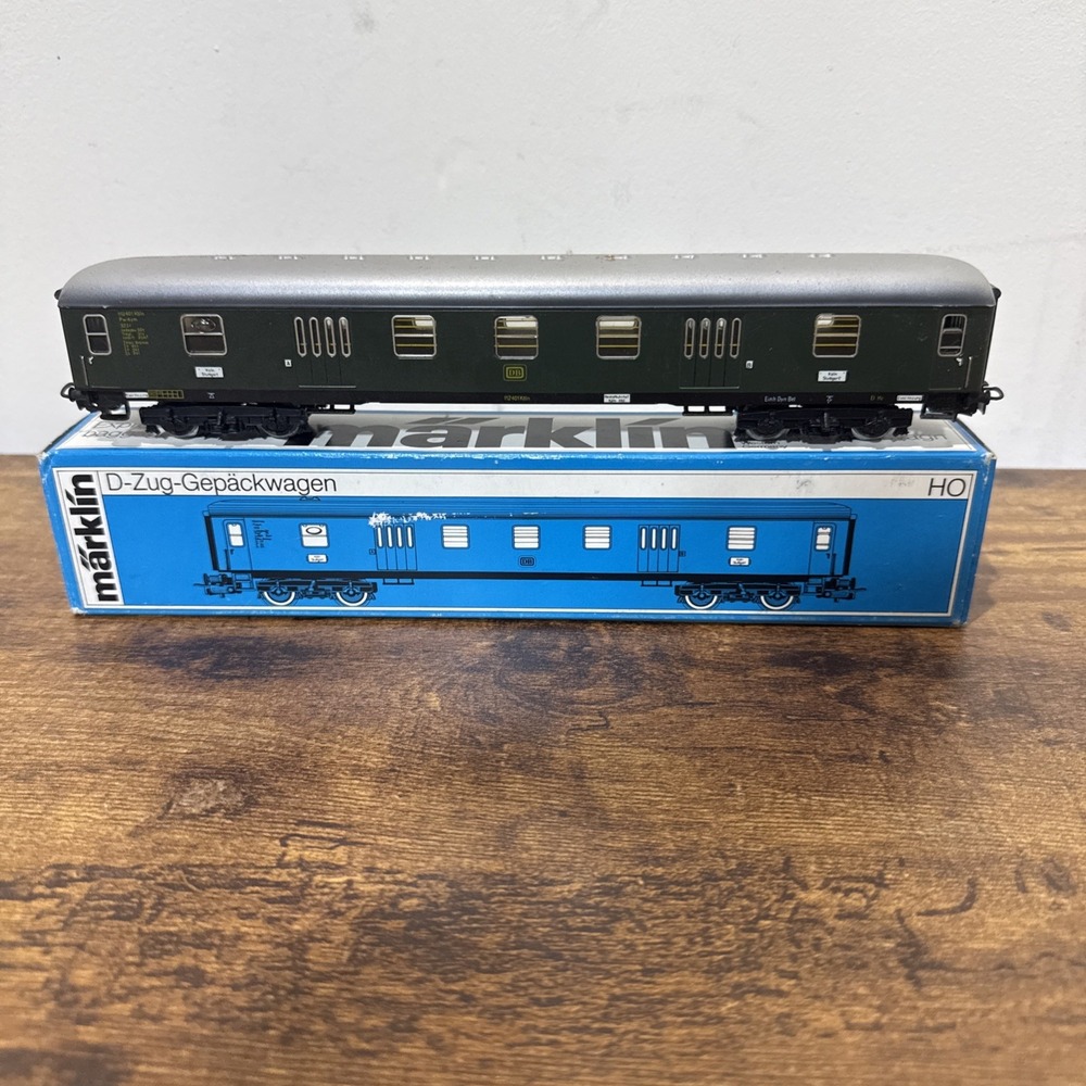 Marklin 4026 Vintage HO German Federal Railway Express Train Luggage Van LN/Box